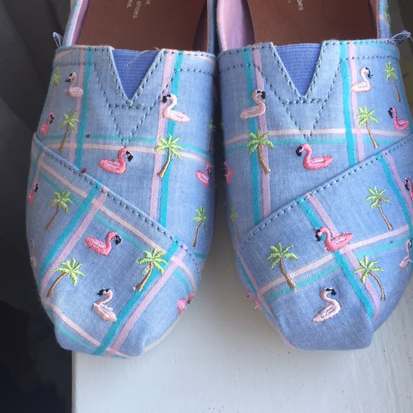 Toms Shoes - 🌸Pink flamingos slip ons! 😍🦋🌸